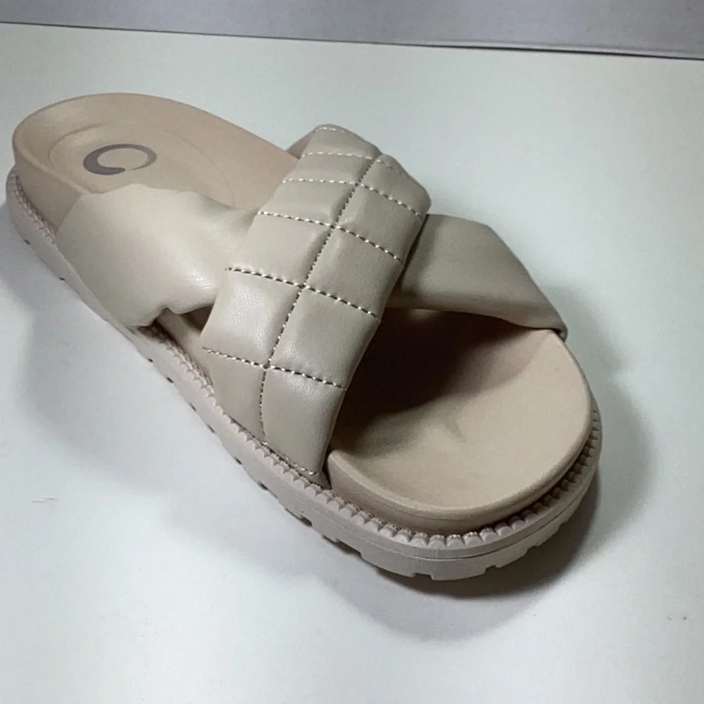 JOURNEE COLLECTION WOMENS AVEENA FOOTBED SANDAL - BONE